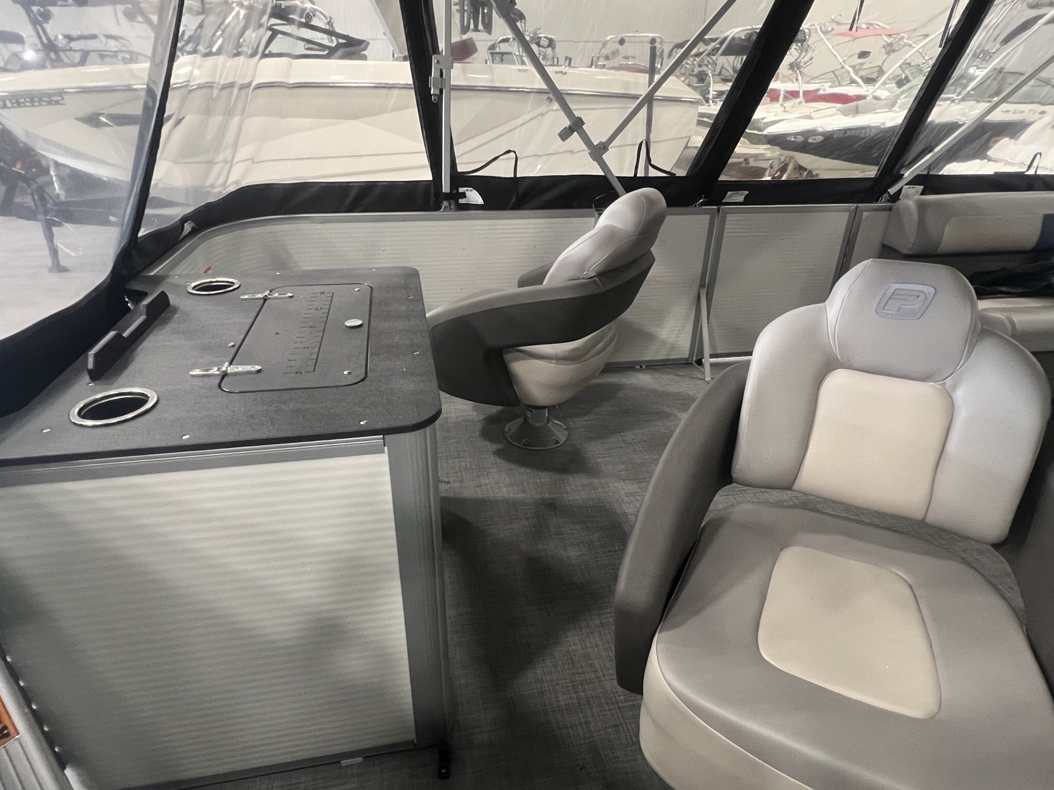Ponton Princecraft Jazz 19 4S 2026 Blanc, Moteur Mercury 30HP, Toit Campeur, Système Audio & Plus!