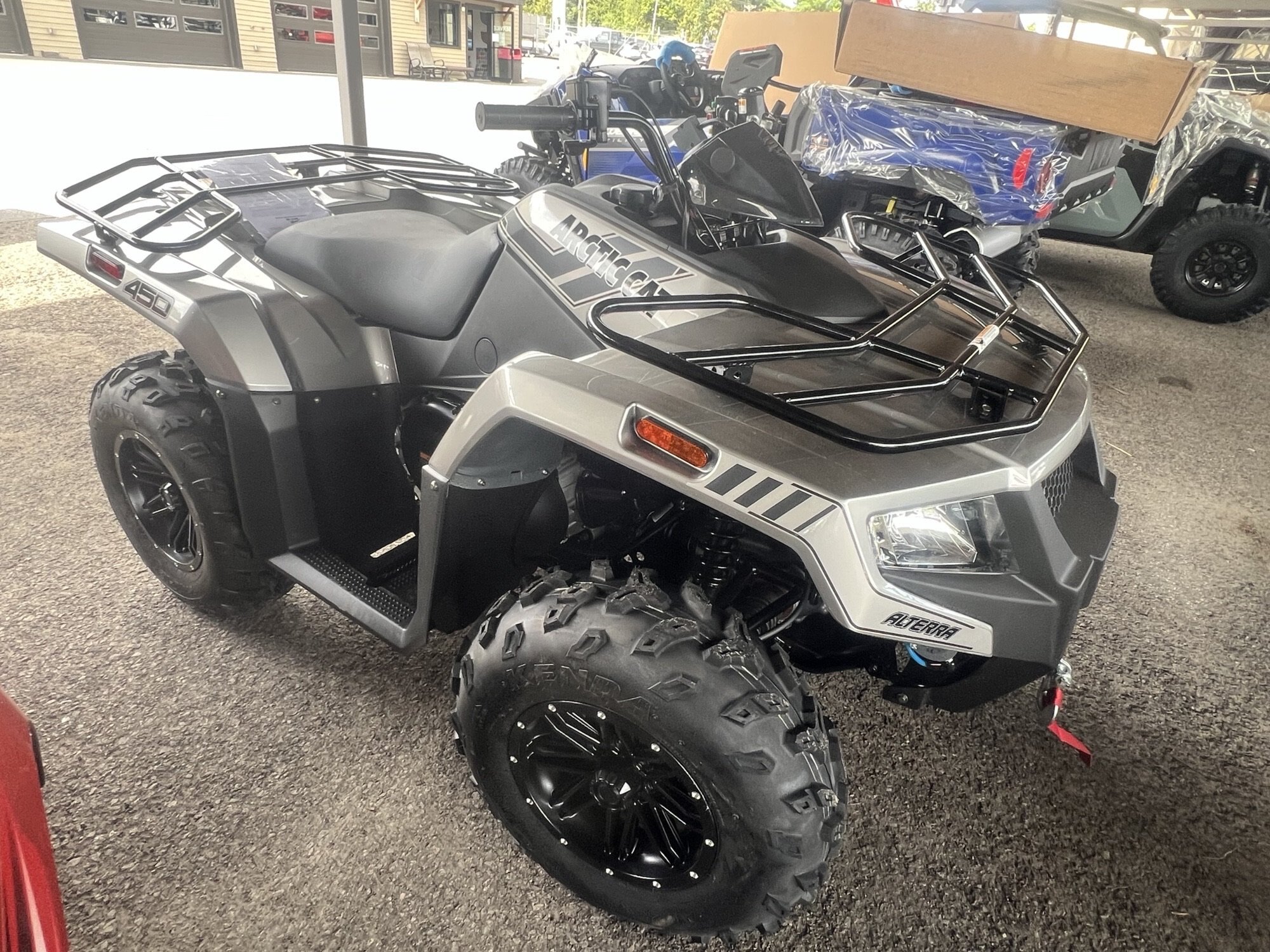 VTT Arctic Cat Alterra 450 LTD 2026 Gris 4x4, Winch, Mags, Attache Remorque, Démarreur!
