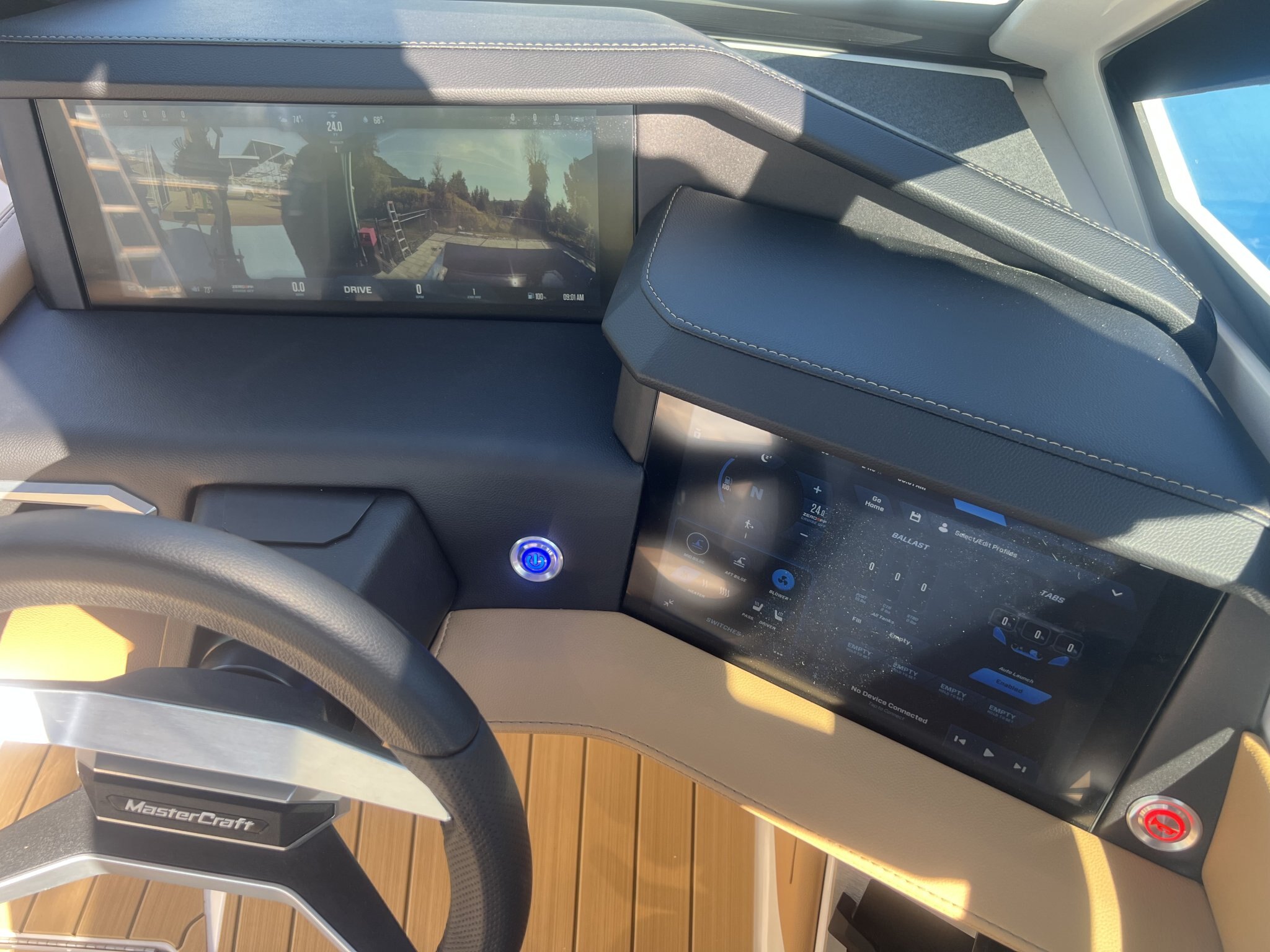 Bateau Mastercraft X22 2027 Blanc sur Tan, Moteur 5.3l 365hp, Surfstar, 5e Génération pour Wakesurf!