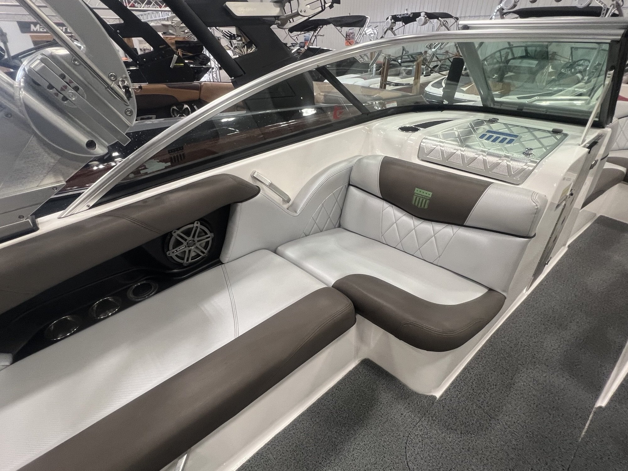 Bateau Mastercraft X30 2014 Vert & Noir, Moteur Ilmor 5.7l + 900h, Complètement Équipé pour le Wakesurf!