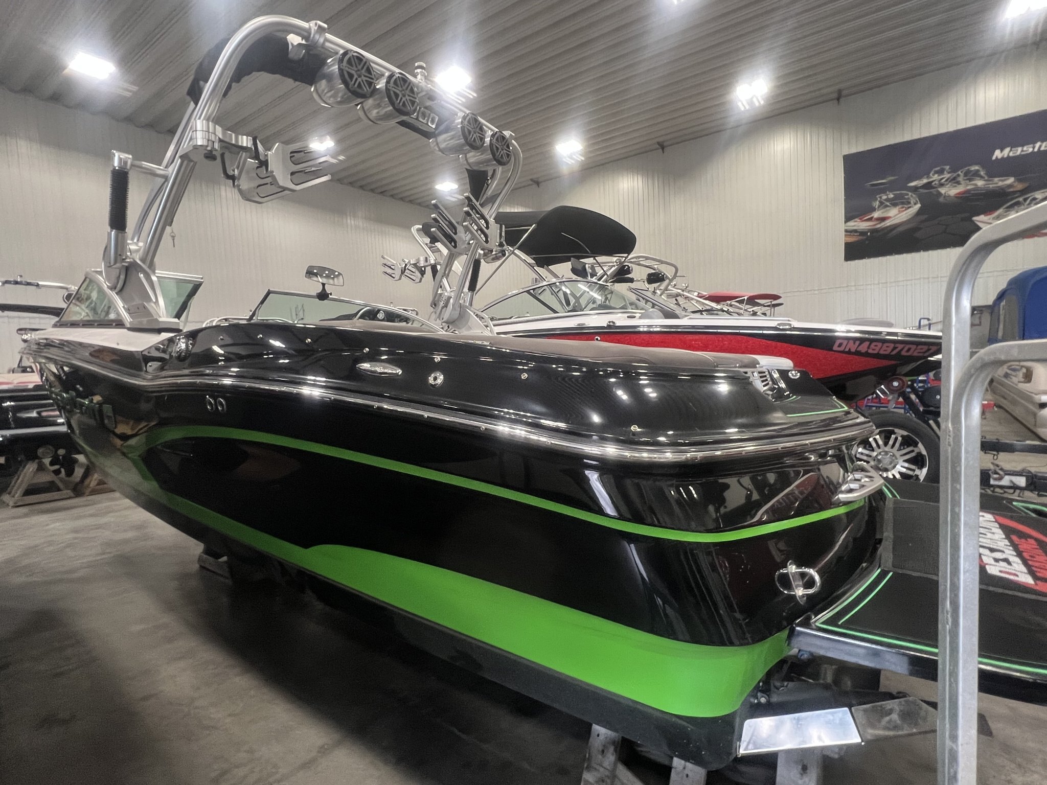 Bateau Mastercraft X30 2014 Vert & Noir, Moteur Ilmor 5.7l + 900h, Complètement Équipé pour le Wakesurf!
