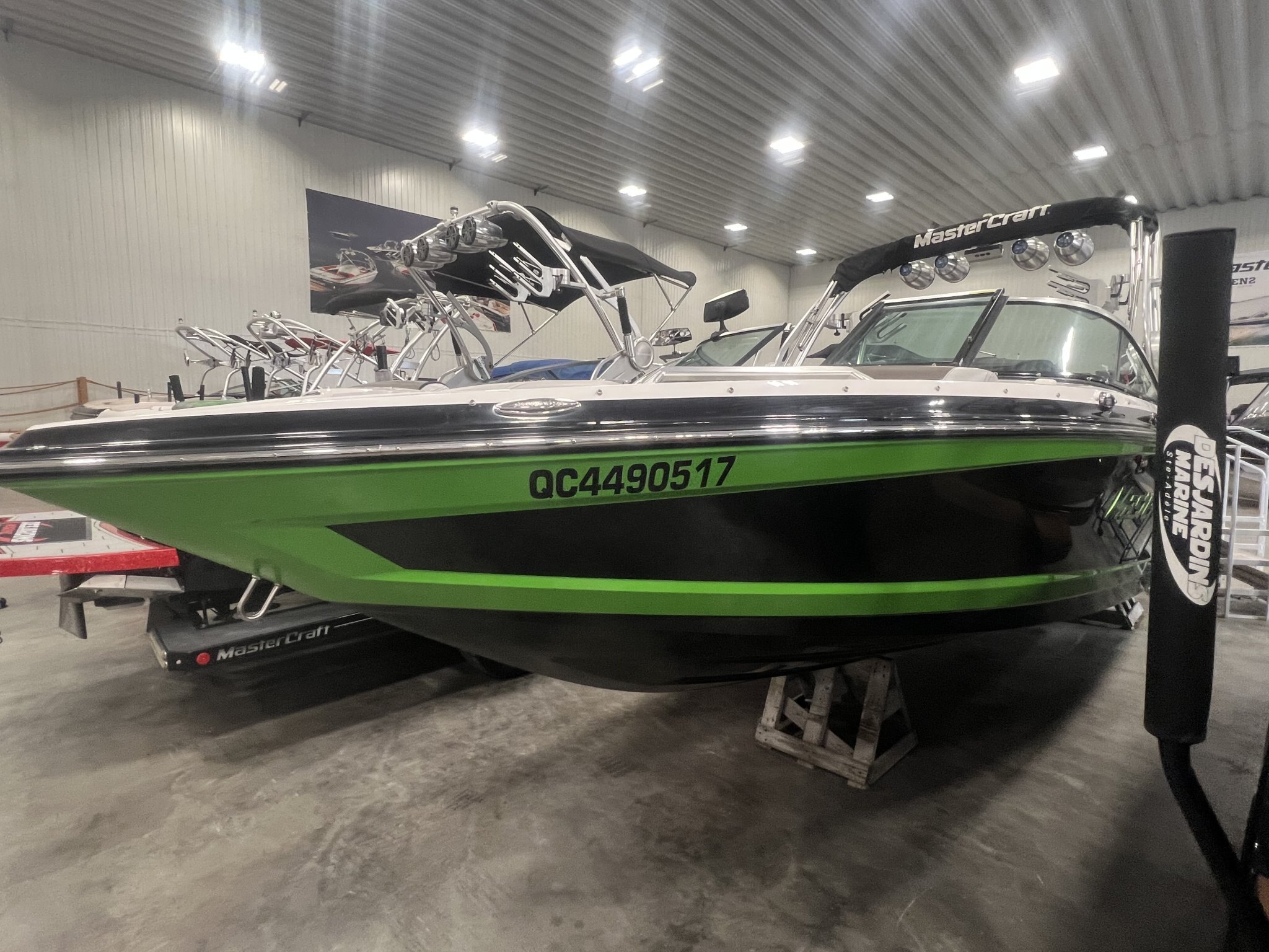 Bateau Mastercraft X30 2014 Vert & Noir, Moteur Ilmor 5.7l + 900h, Complètement Équipé pour le Wakesurf!