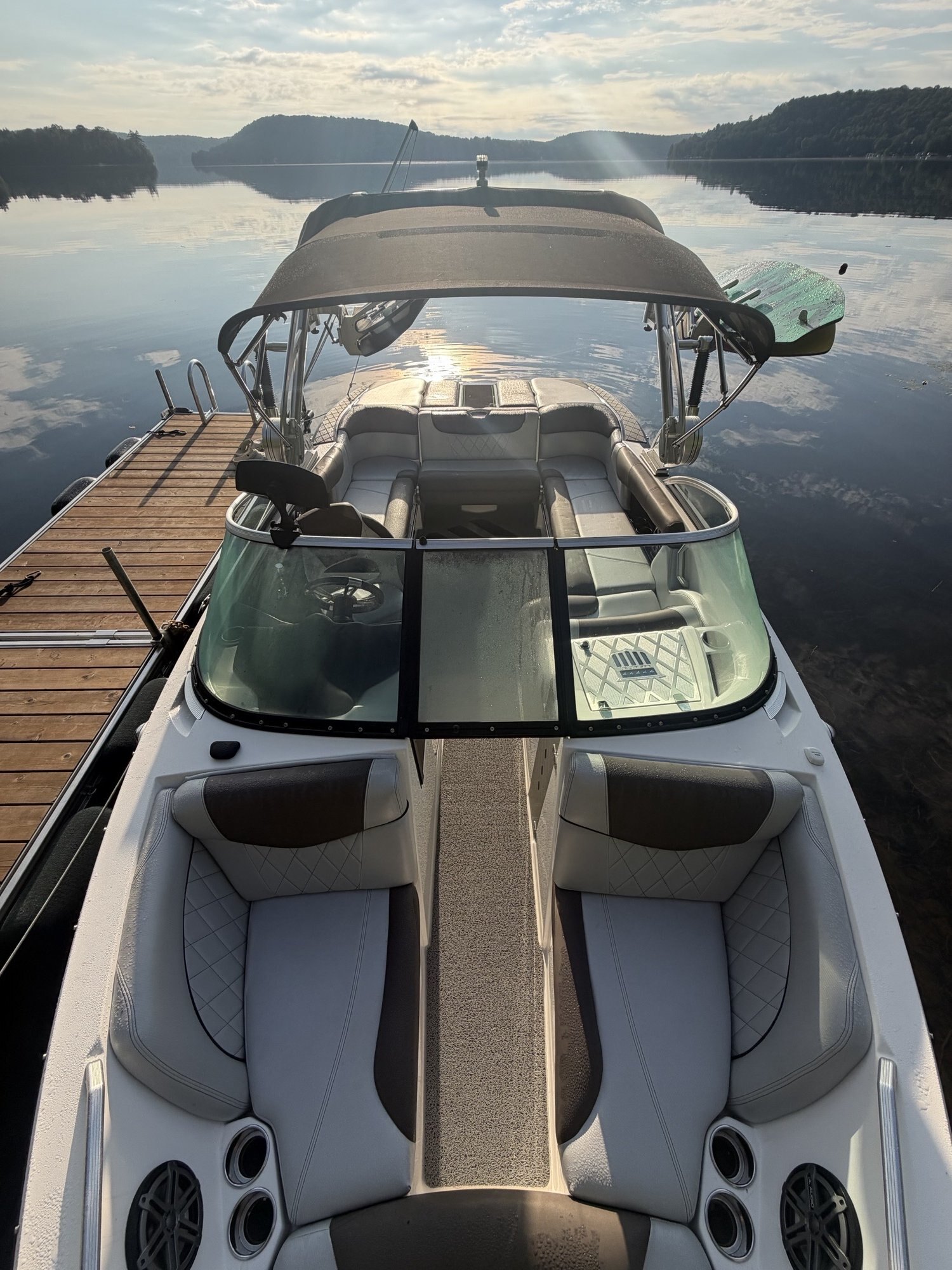 Bateau Mastercraft X30 2014 Vert & Noir, Moteur Ilmor 5.7l + 900h, Complètement Équipé pour le Wakesurf!