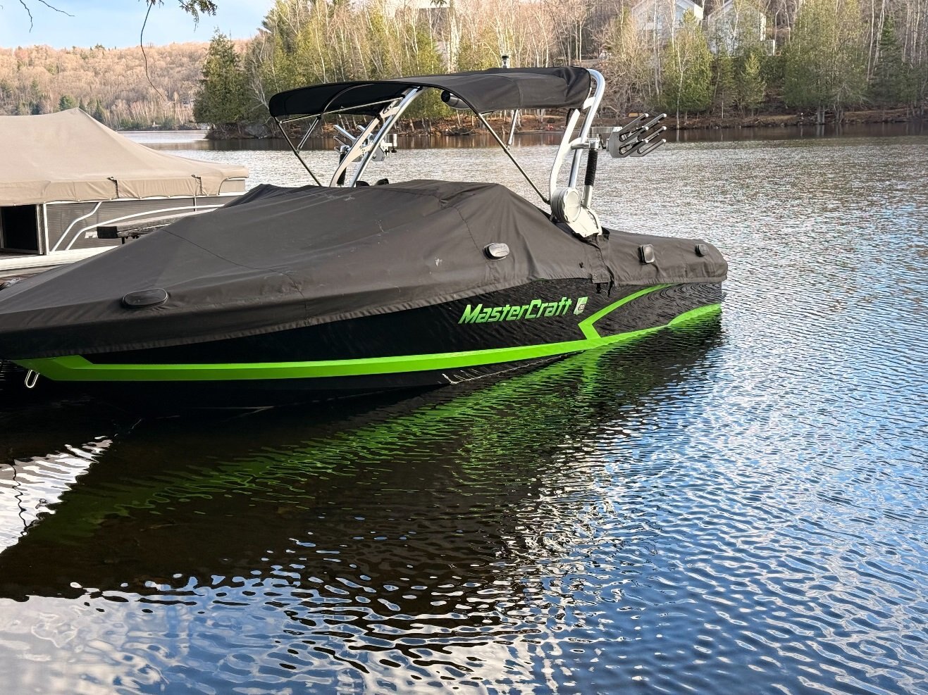Bateau Mastercraft X30 2014 Vert & Noir, Moteur Ilmor 5.7l + 900h, Complètement Équipé pour le Wakesurf!