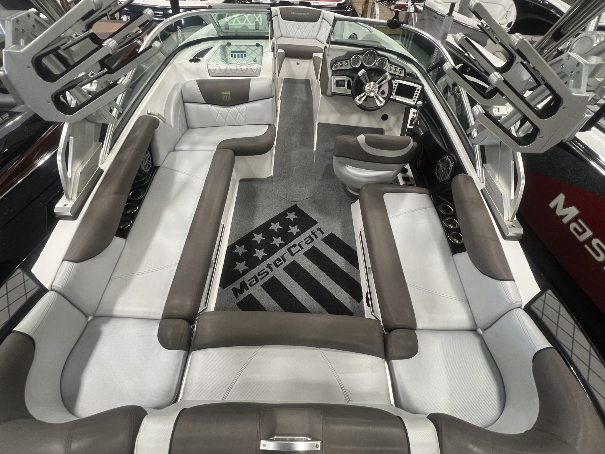 Bateau Mastercraft X30 2014 Vert & Noir, Moteur Ilmor 5.7l + 900h, Complètement Équipé pour le Wakesurf!
