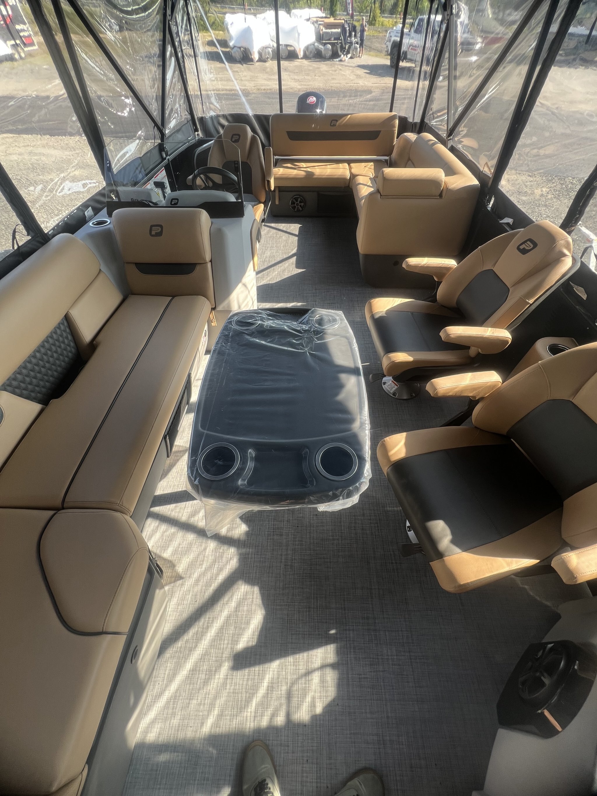 Ponton Princecraft Vectra 23RL SS Sport 2027 Noir sur Tan, Moteur Mercury 115hp Pro XS, Toit Campeur, Table, Système de Sons Kicker &+