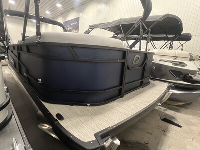 Ponton Princecraft Vectra 23RL-SS 2027 Bleu Minuit, Édition Noir, Moteur Mercury 60hp, Toit Campeur, Table, Système de Sons, Sonar &+