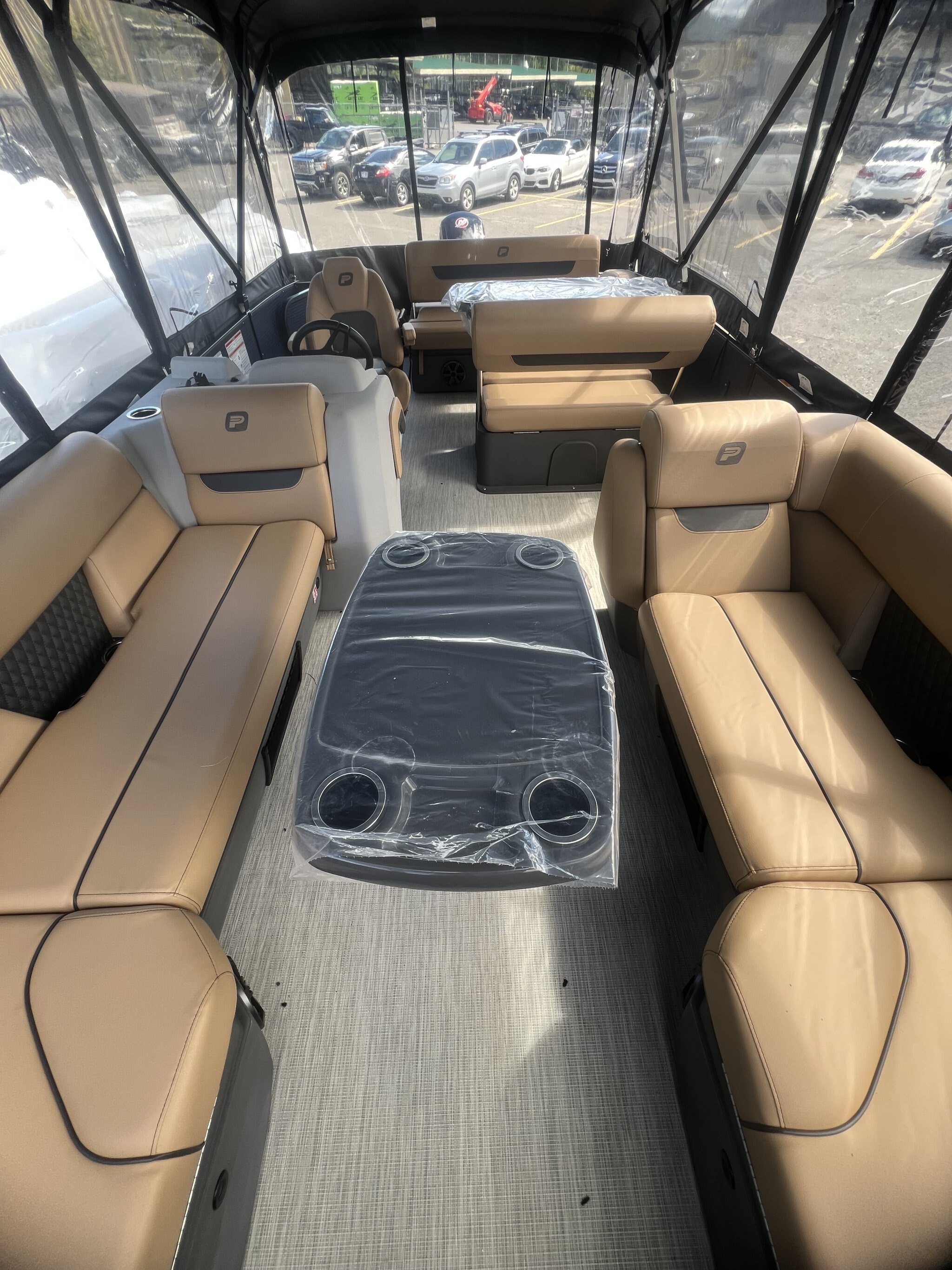 Ponton Princecraft Vectra 23RL 2027 Bleu Minuit sur Tan, Moteur Mercury 115hp Pro XS, Toit Campeur, Table, Sonar, Système de sons Kicker!