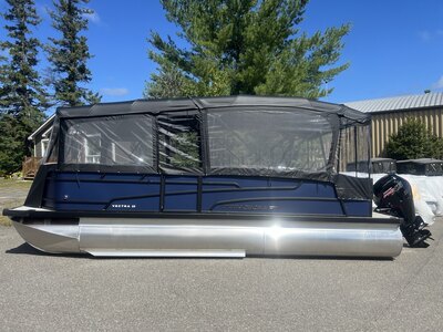 Ponton Princecraft Vectra 23RL 2027 Bleu Minuit sur Tan, Moteur Mercury 115hp Pro XS, Toit Campeur, Table, Sonar, Système de sons Kicker!