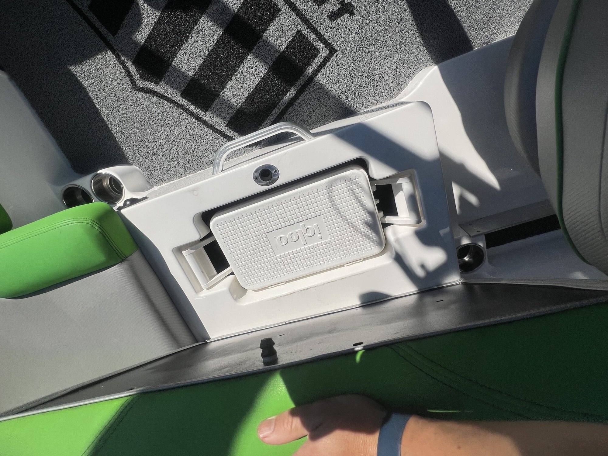 Bateau Mastercraft NXT22 2017 Noir & Vert, Moteur Ilmor 5.7l 325hp avec 575h, Remorque, Complètement Équipé pour le Wakesurf!