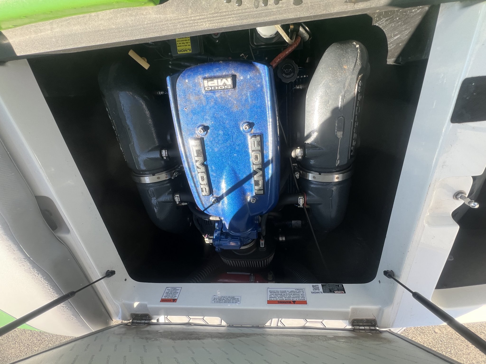 Bateau Mastercraft NXT22 2017 Noir & Vert, Moteur Ilmor 5.7l 325hp avec 575h, Remorque, Complètement Équipé pour le Wakesurf!