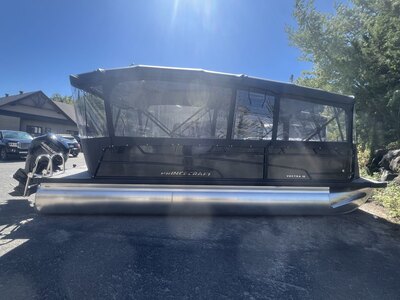 Ponton Princecraft Vectra 23RL 2027 Noir  sur Gris, Moteur Mercury 90hp, Toit Campeur, 2x Tables, Sonar, Système de sons &+!