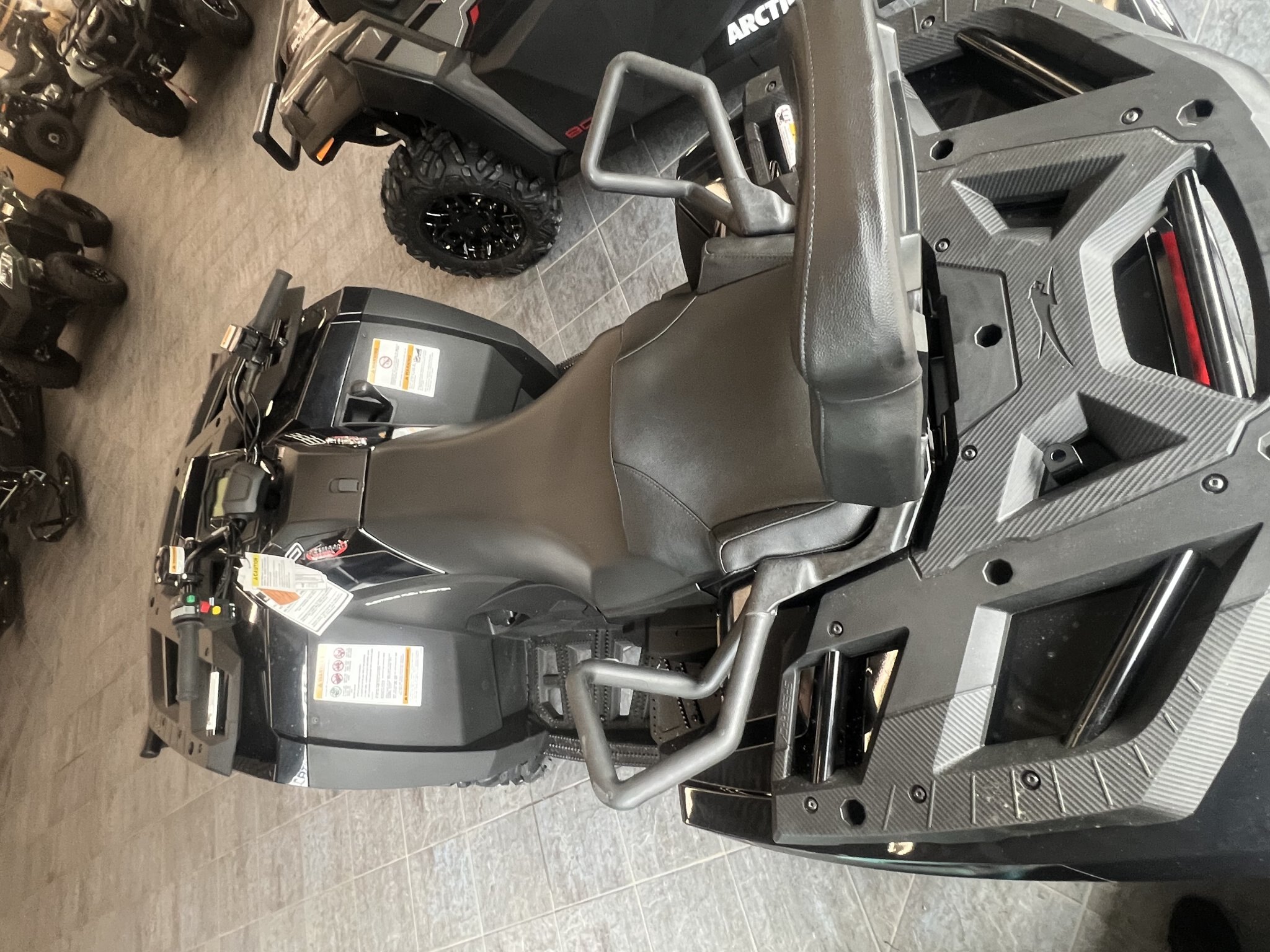 VTT Arctic Cat Alterra TRV LTD EPS 600 2027 Noir, Modèle 2x Passagers Multi Usage 4x4, Winch et Attache Remorque!