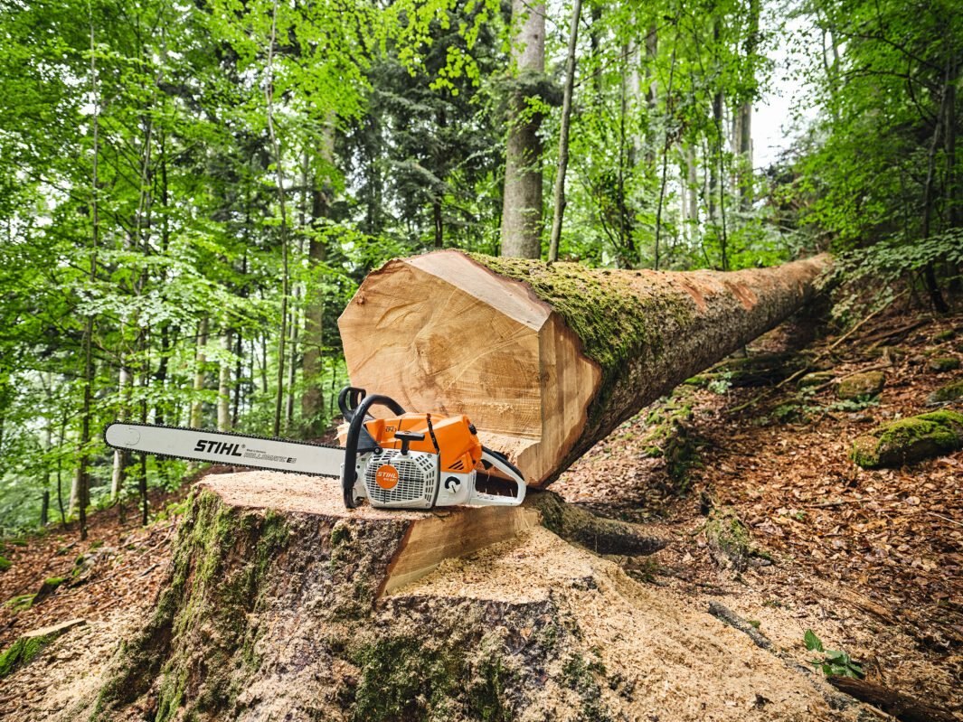 STIHL MS 881 CHAIN SAW 24