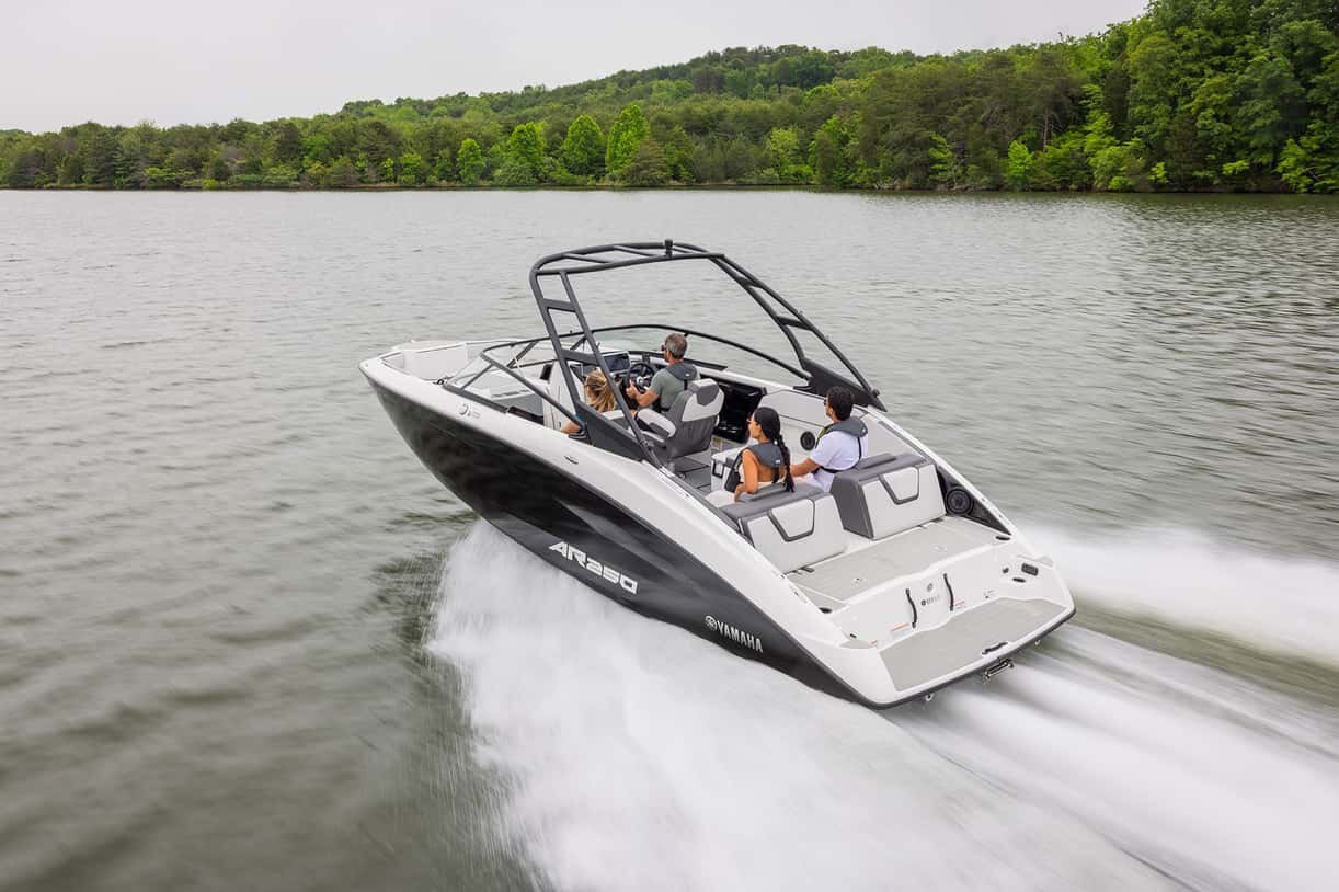 2026 Yamaha AR195 White