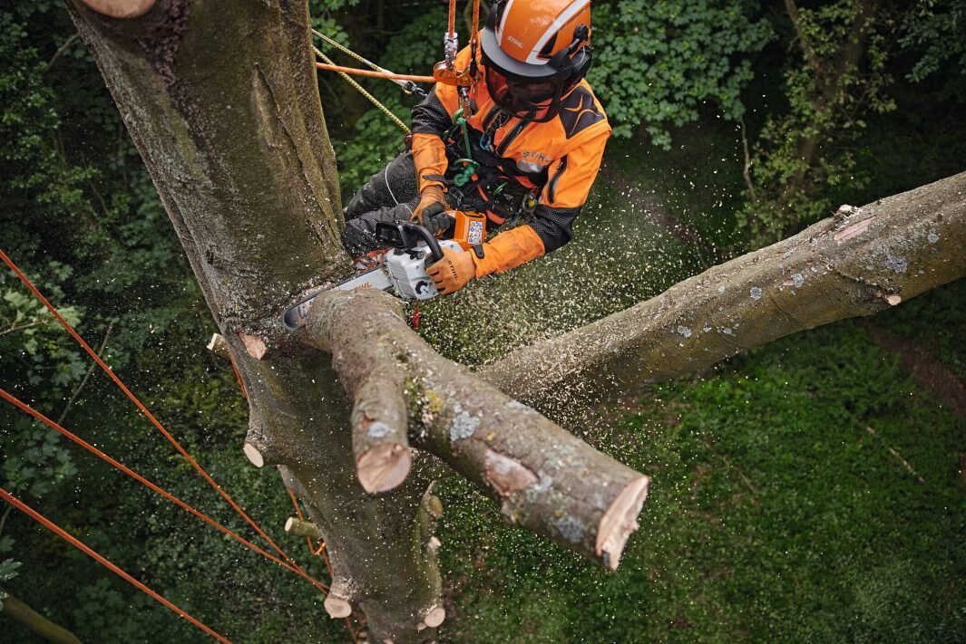 STIHL MSA 220 T CHAIN SAW 16 MA012000001