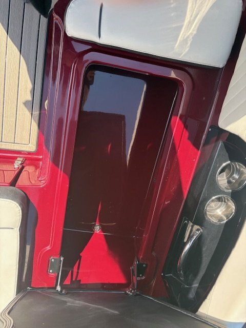 2024 STINGRAY 23 OSX Black Cherry 250 hp Verado