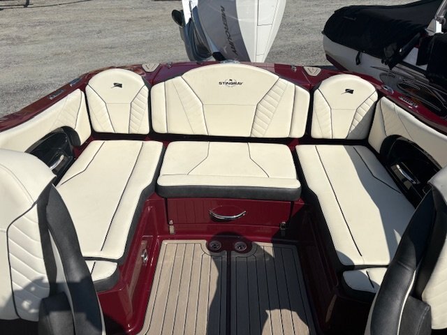 2024 STINGRAY 23 OSX Black Cherry 250 hp Verado