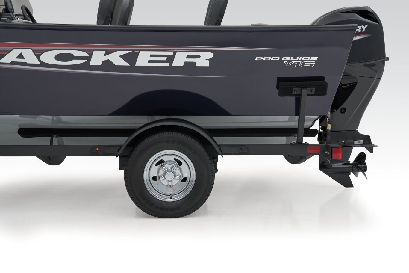 2025 Tracker PRO GUIDE™ V 16 SC