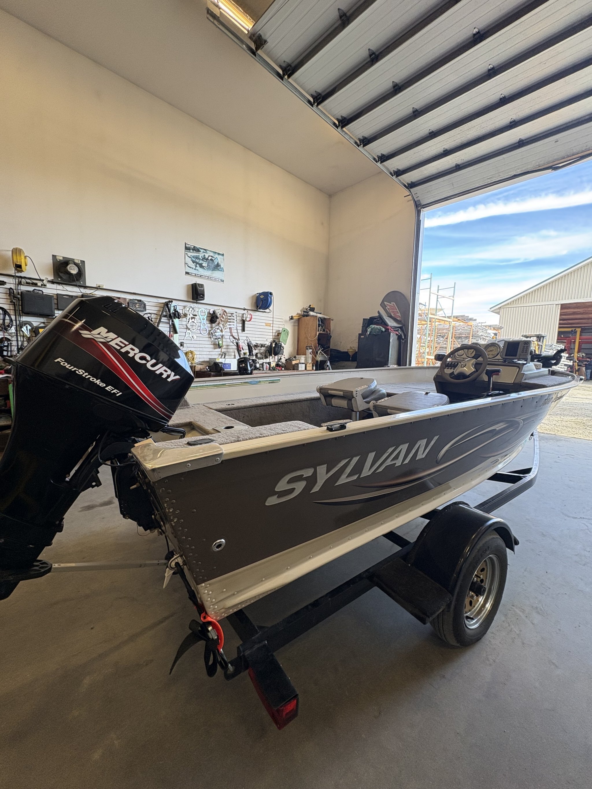 2005 Sylvan 1600 Explorer