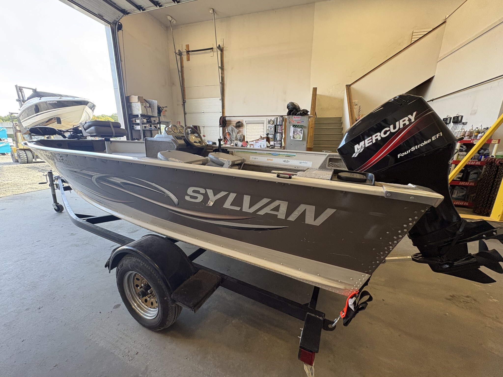 2005 Sylvan 1600 Explorer