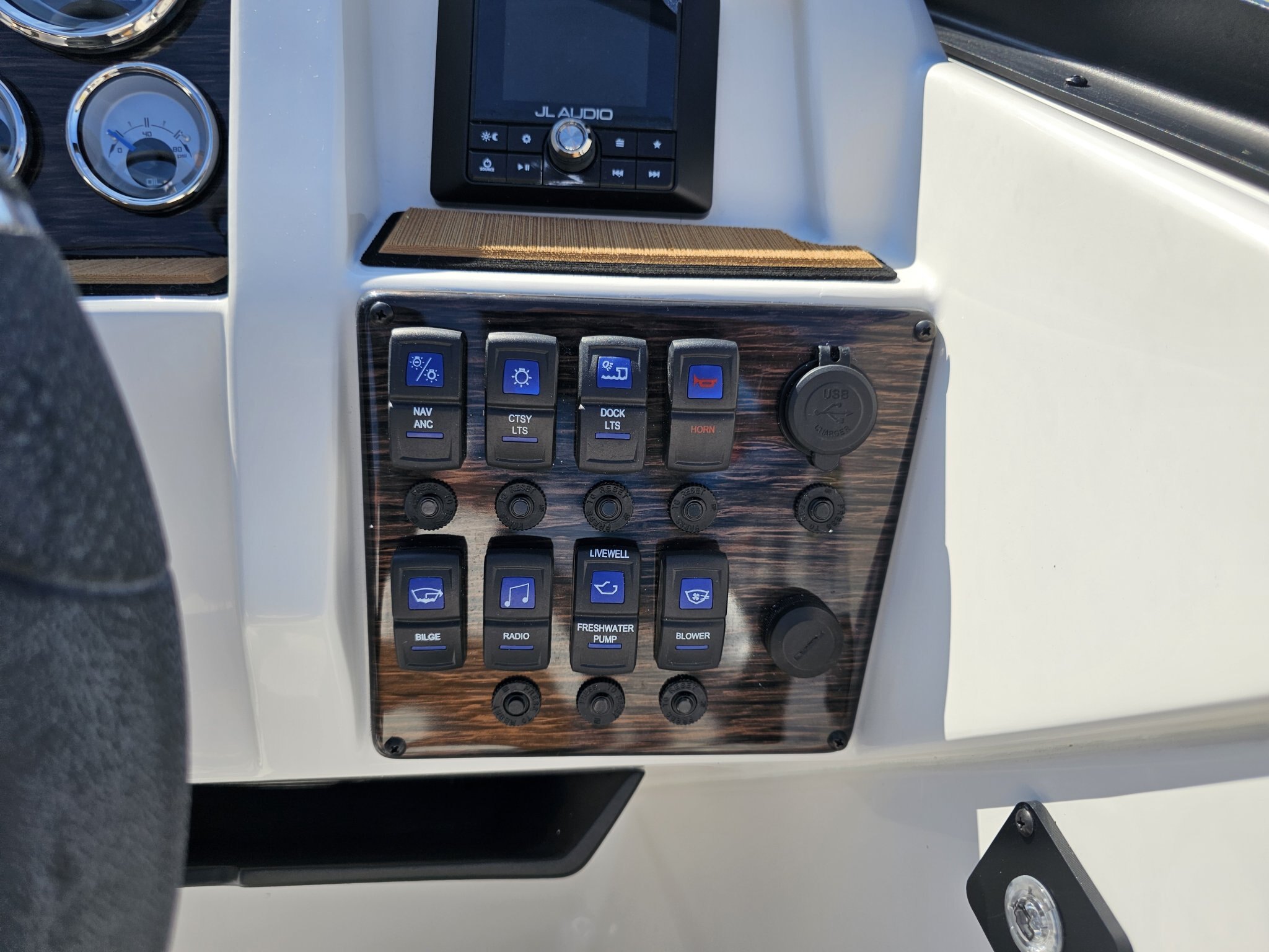 2023 Starcraft Marine SVX 210 With Mercruiser 4.5L 250HP