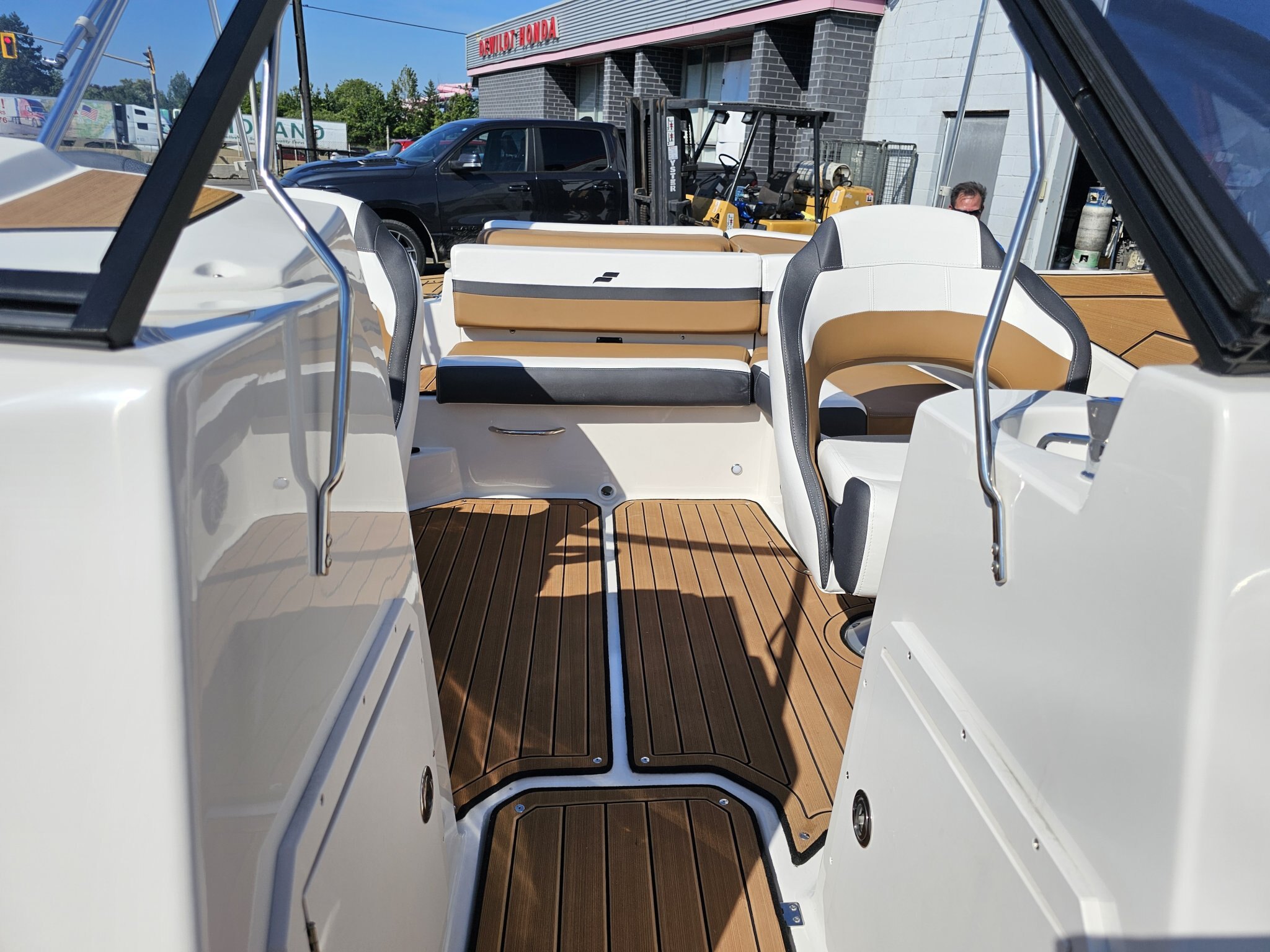 2023 Starcraft Marine SVX 210 With Mercruiser 4.5L 250HP