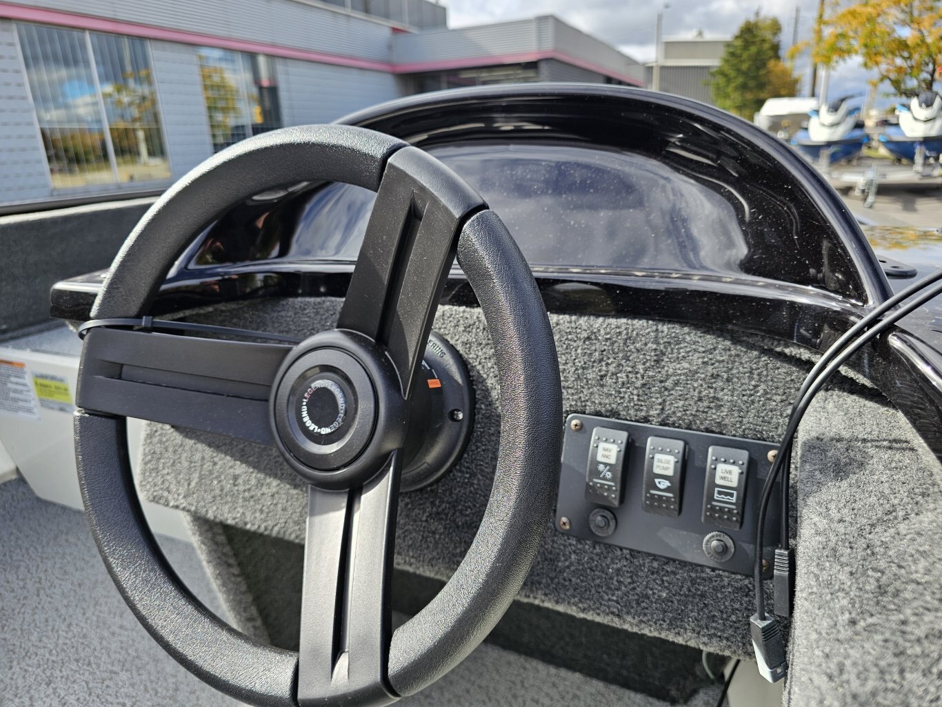 Legend Boats R SERIES R15 Side Console