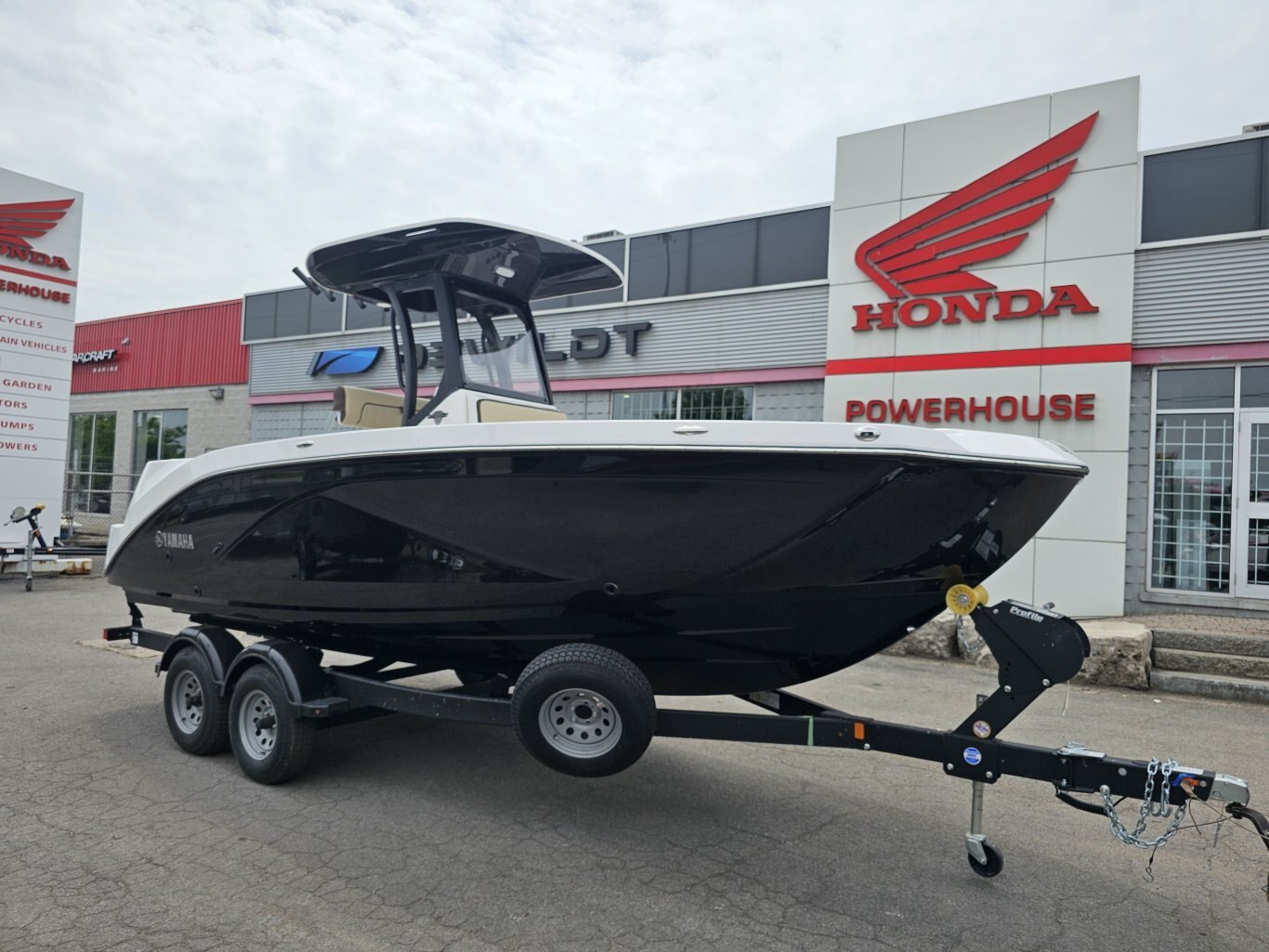 2022 Aquasport 2100 W/200HP MERCURY