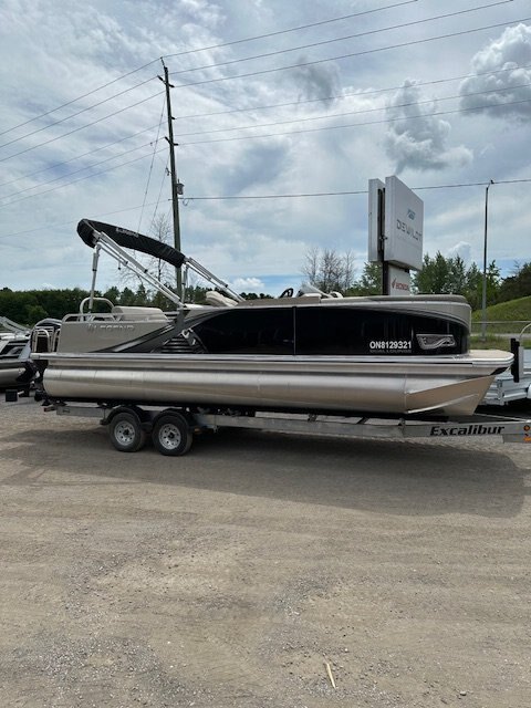 2022 Legend Q Series Tri Tube Dual Lounge 23 Excellent Condition!