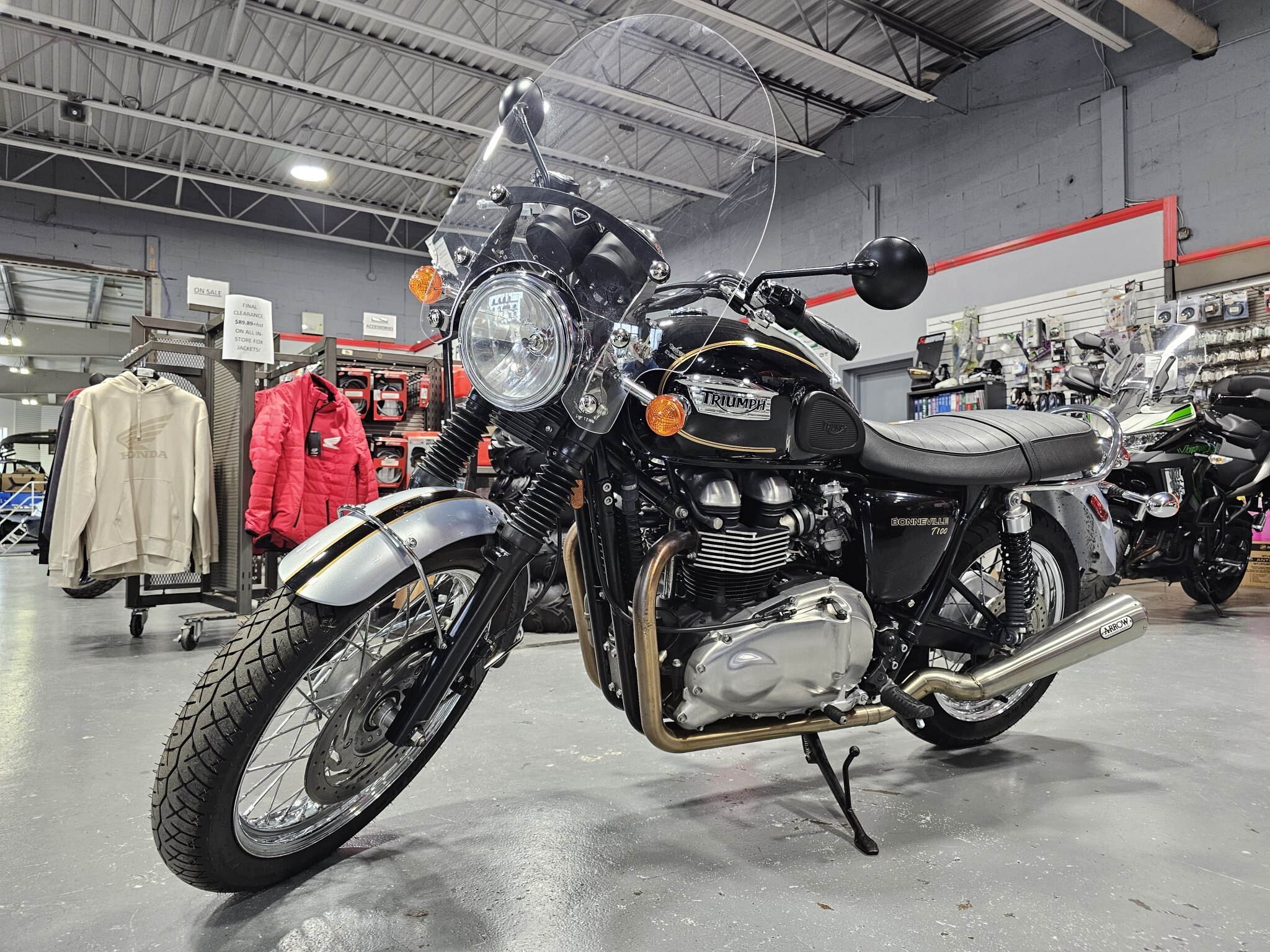 2014 TRIUMPH T100 BONNEVILLE W/ARROW EXHAUST 13,466 KM