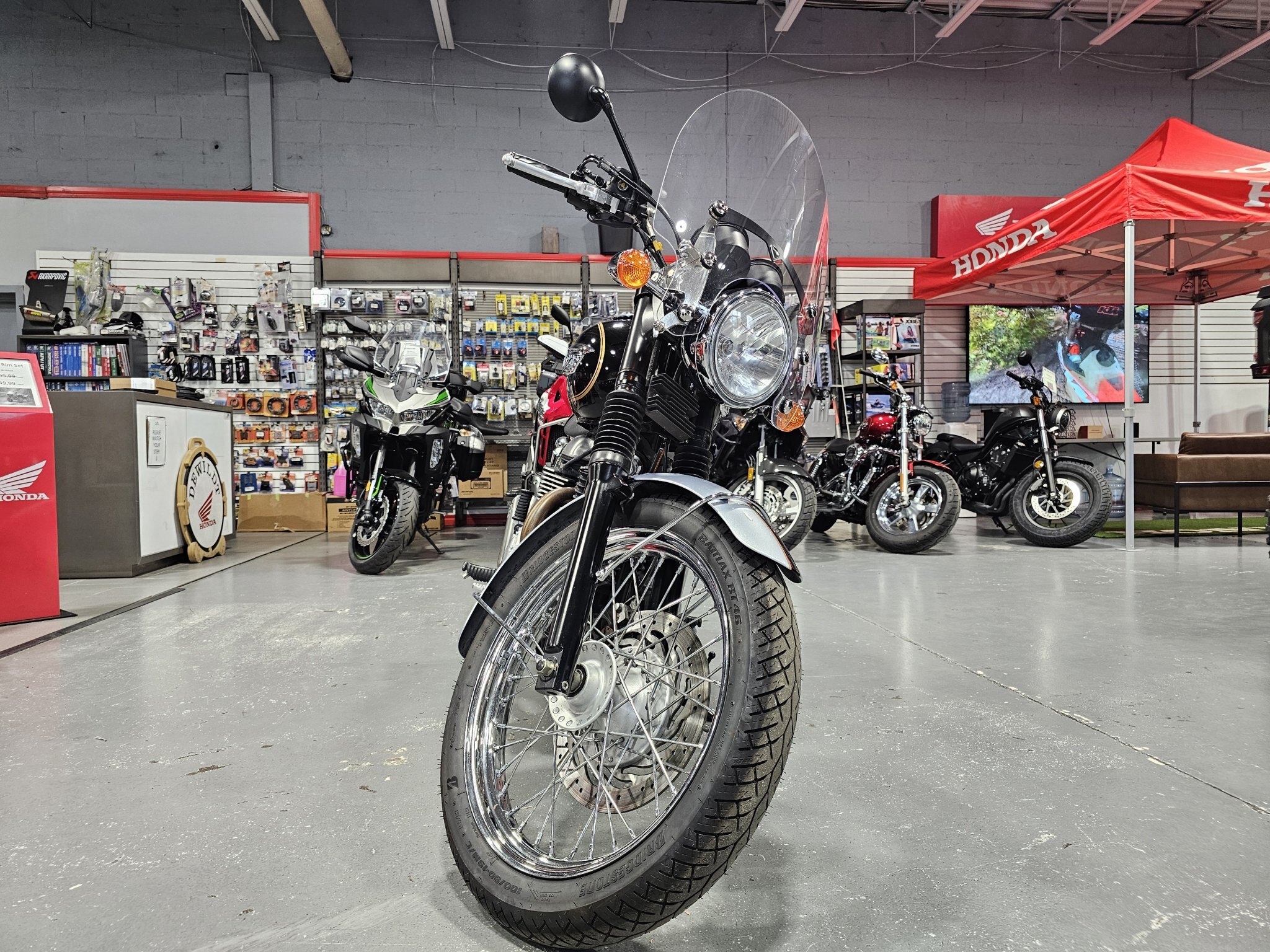 2014 TRIUMPH T100 BONNEVILLE W/ARROW EXHAUST 13,466 KM
