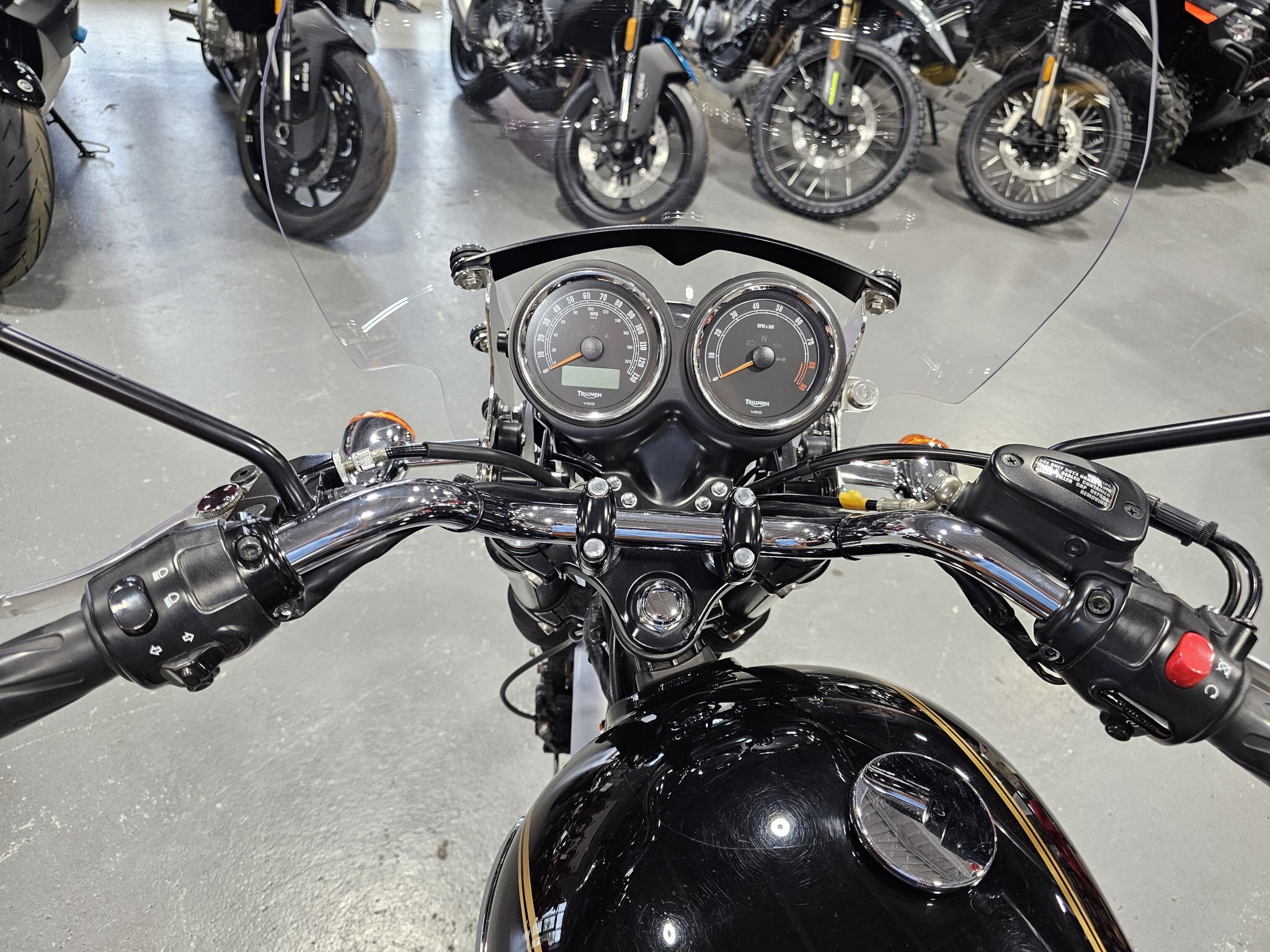 2014 TRIUMPH T100 BONNEVILLE W/ARROW EXHAUST 13,466 KM