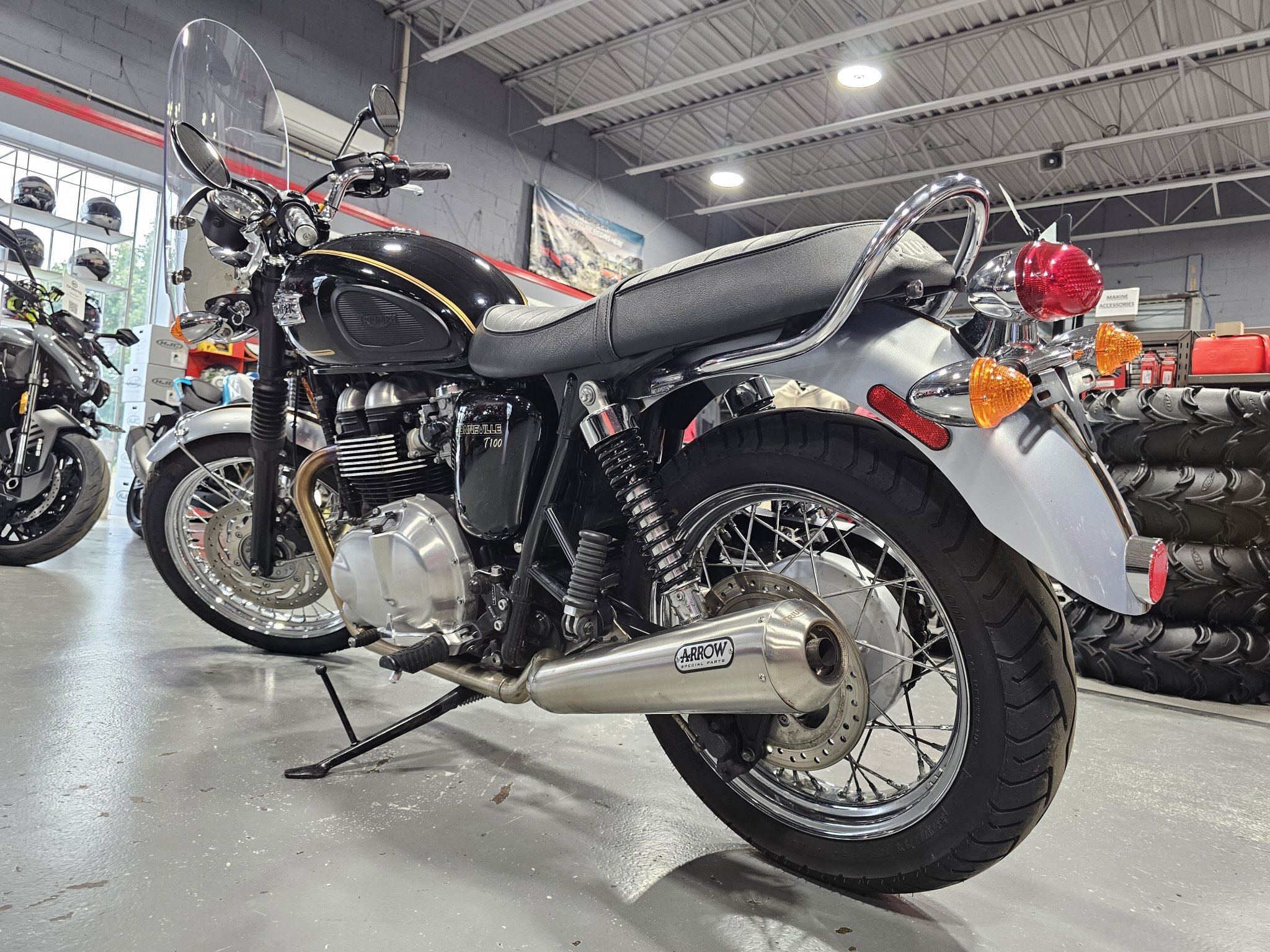 2014 TRIUMPH T100 BONNEVILLE W/ARROW EXHAUST 13,466 KM