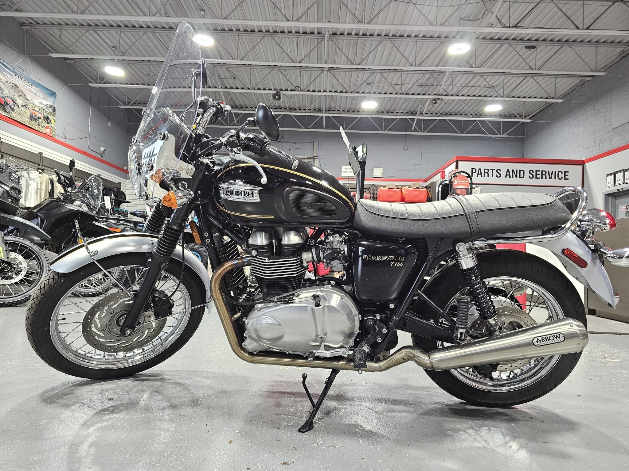 2014 TRIUMPH T100 BONNEVILLE W/ARROW EXHAUST 13,466 KM