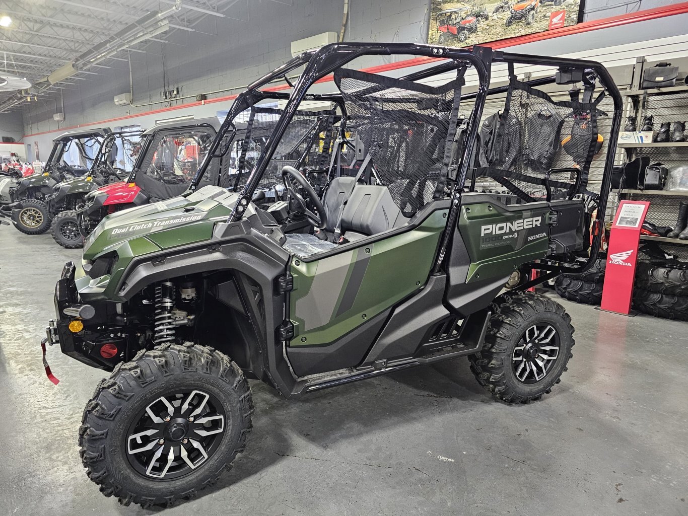 2025 Honda Pioneer 1000 5P Trail