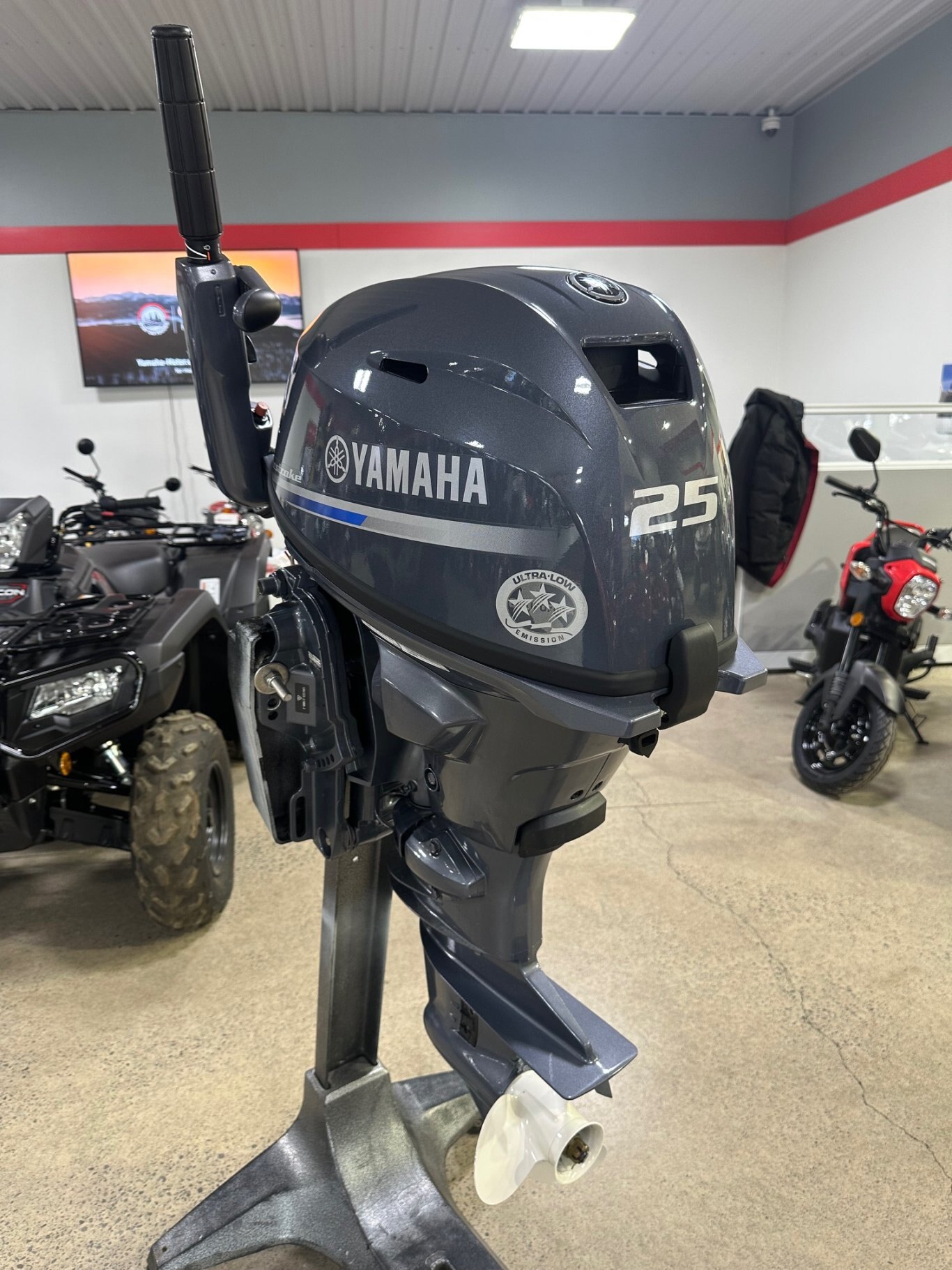 Yamaha F25 Short Shaft SWTHC ONLY 8 HRS & WARRANTY UNTIL MAY 2028!