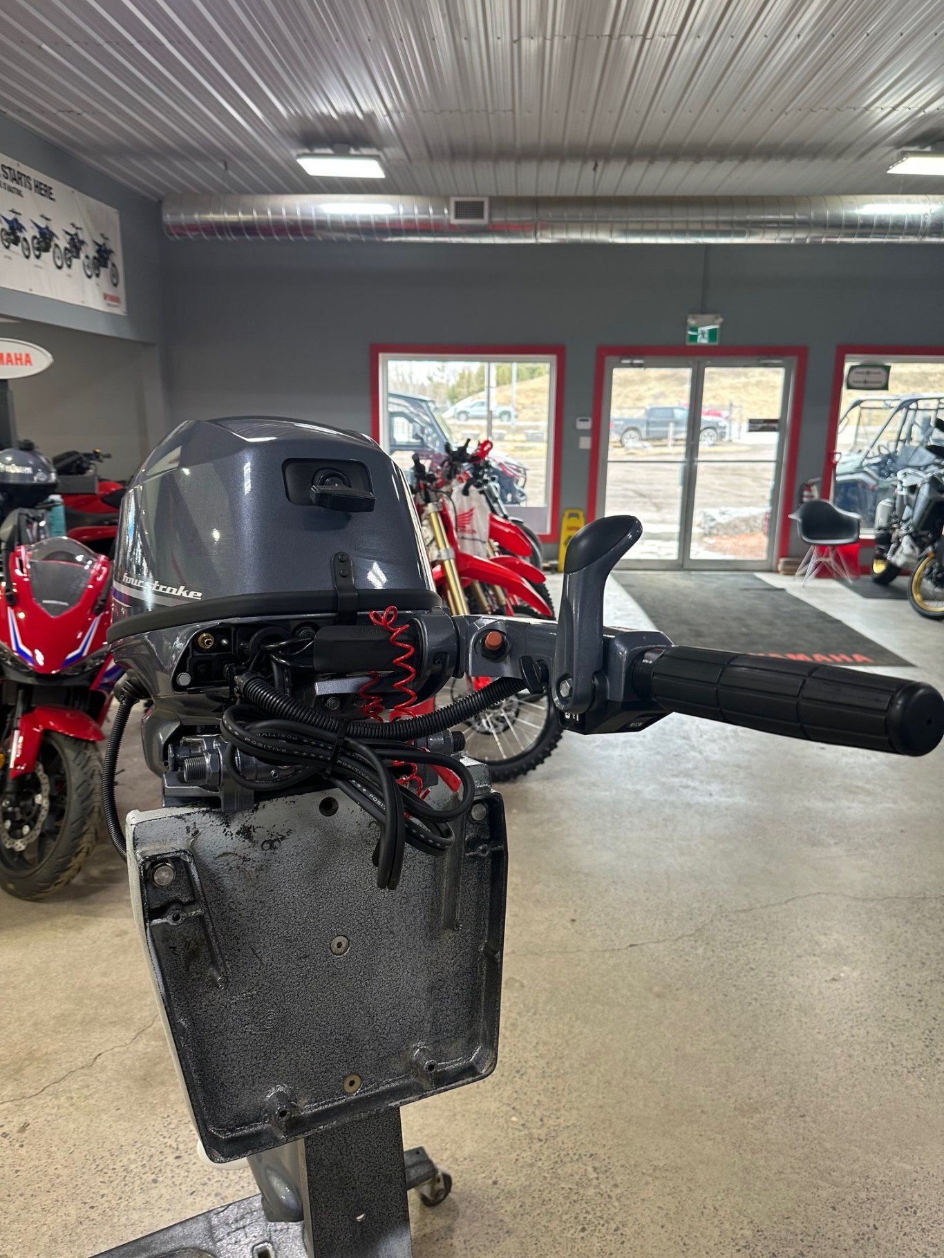 Yamaha F25 Short Shaft SWTHC ONLY 8 HRS & WARRANTY UNTIL MAY 2028!