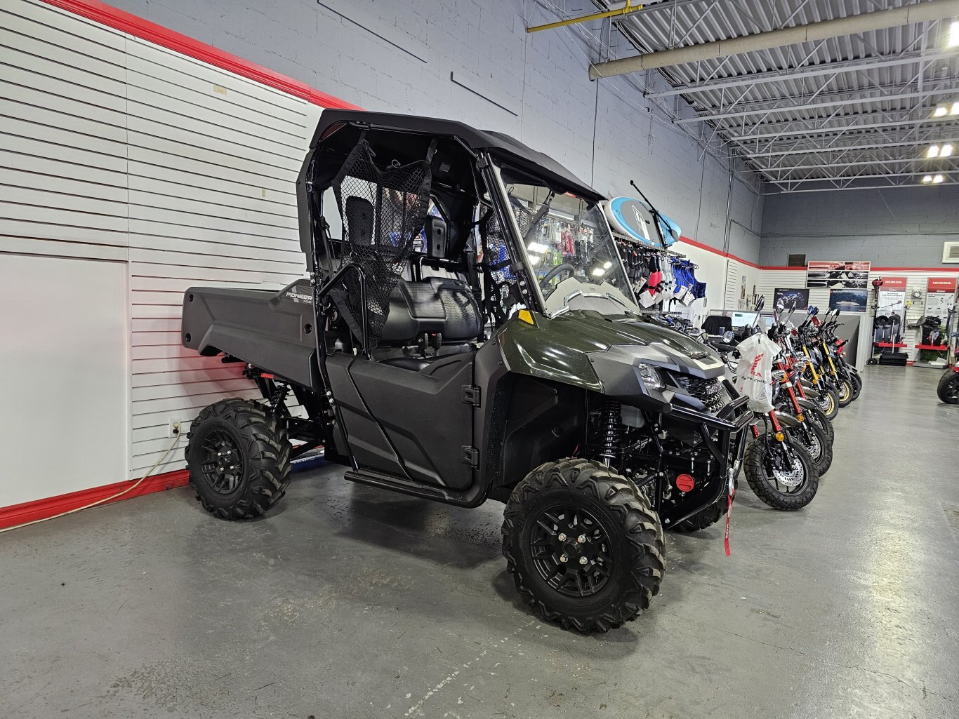 2025 Honda Pioneer 700 2P DLX SAVE $500 & FINANCE FROM 2.99%