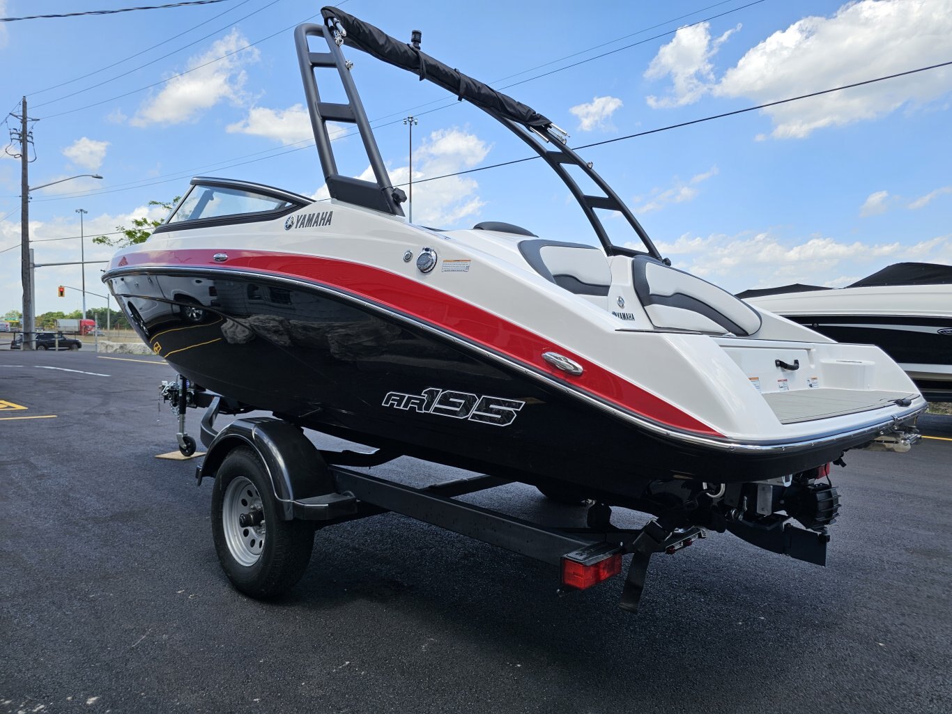 2025 Yamaha AR195