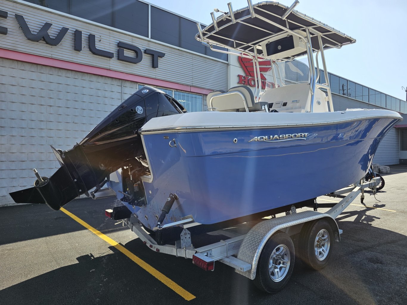 2022 Aquasport 2100 W/200HP MERCURY