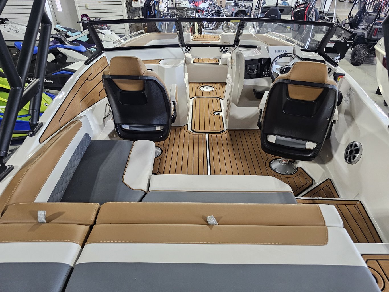 2025 Starcraft SVX 210 IO W/ 4.5L MERCRUISER 250 HP