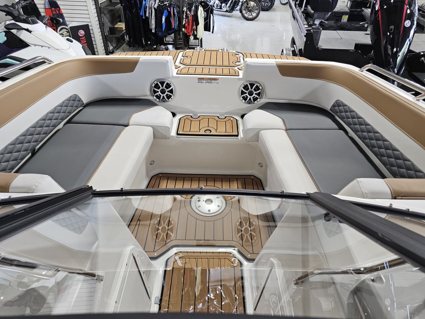 2025 Starcraft SVX 210 IO W/ 4.5L MERCRUISER 250 HP