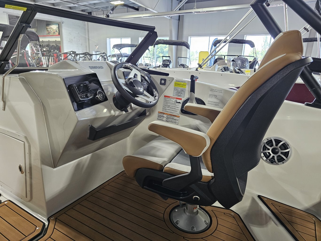 2025 Starcraft SVX 210 IO W/ 4.5L MERCRUISER 250 HP