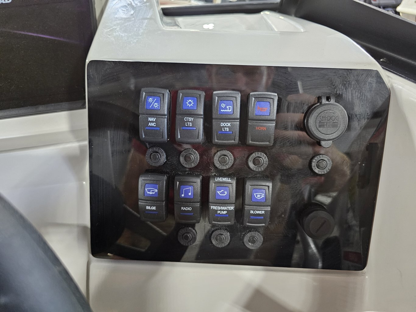 2025 Starcraft SVX 210 IO W/ 4.5L MERCRUISER 250 HP