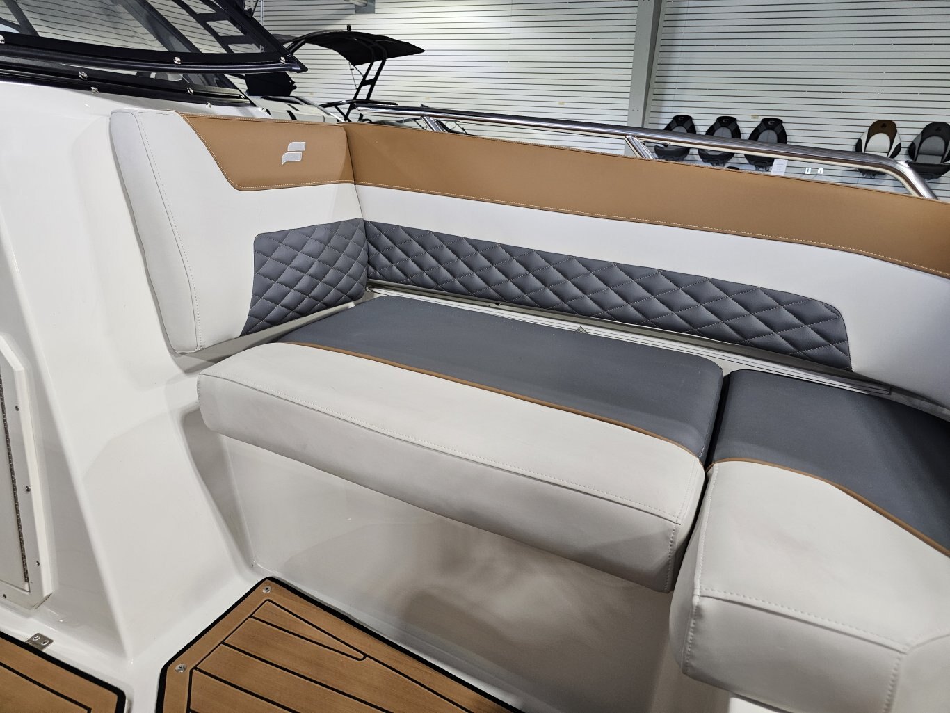 2025 Starcraft SVX 210 IO W/ 4.5L MERCRUISER 250 HP