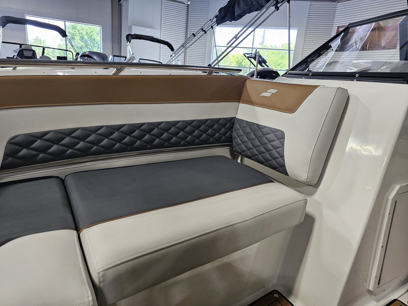 2025 Starcraft SVX 210 IO W/ 4.5L MERCRUISER 250 HP