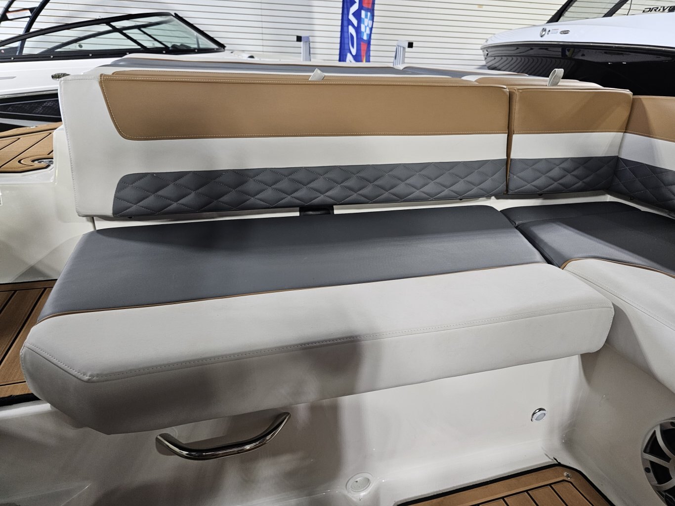 2025 Starcraft SVX 210 IO W/ 4.5L MERCRUISER 250 HP