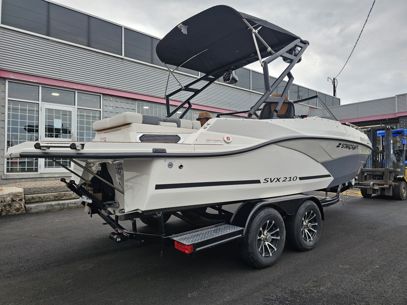 2025 Starcraft SVX 210 IO W/ 4.5L MERCRUISER 250 HP