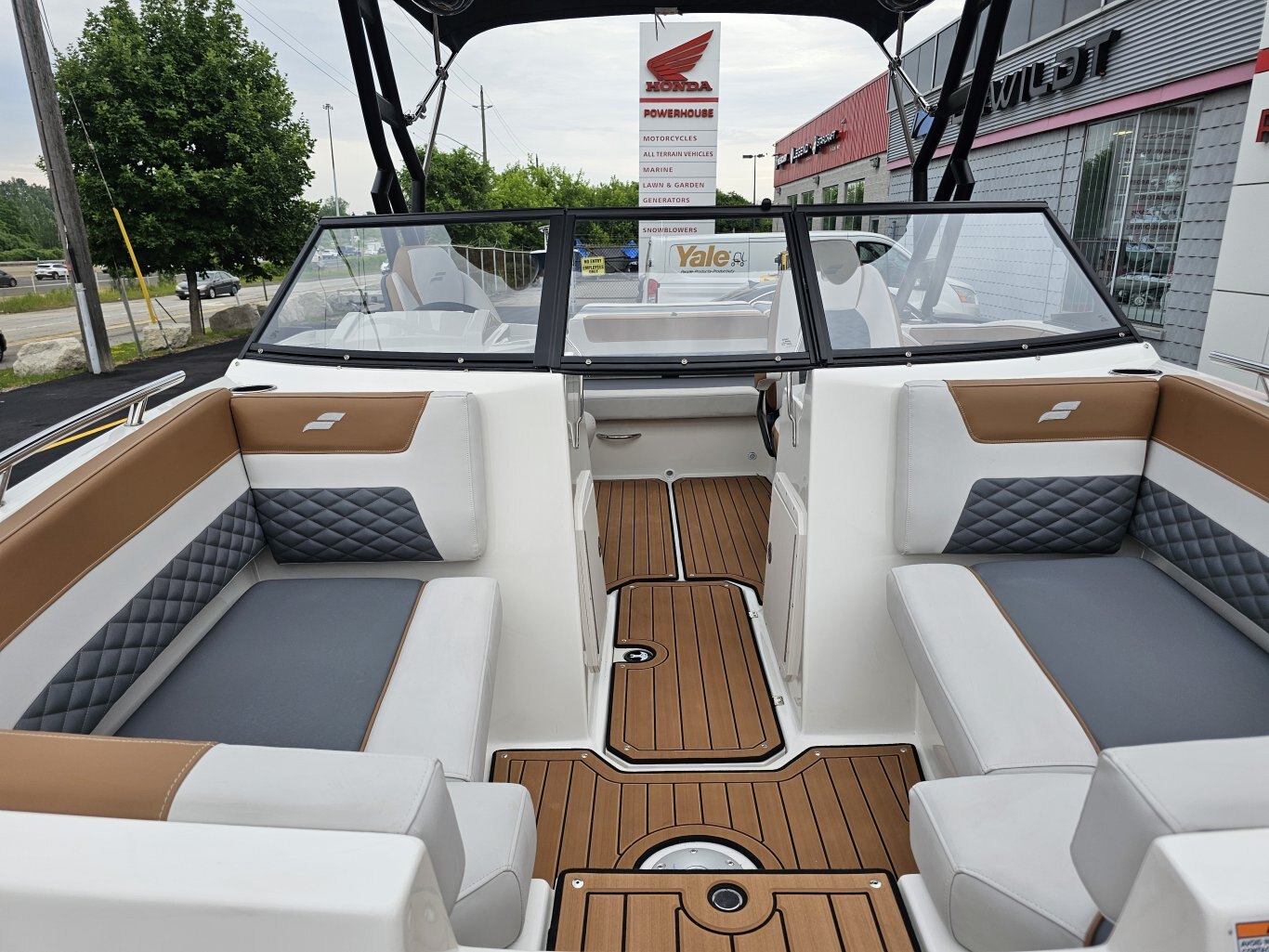 2025 Starcraft SVX 210 IO W/ 4.5L MERCRUISER 250 HP